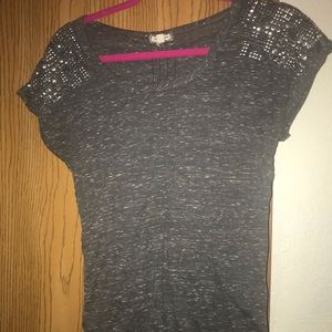 Grey ripple back shirt